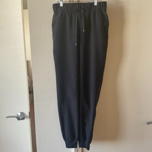Lululemon On The Fly Black Pull-On Jogger Size 2 - Picture 2 of 11